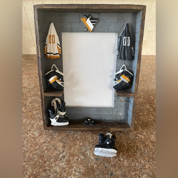 Pittsburgh Penguins 1990s 3D Picture Frame. - Picture 3 of 10